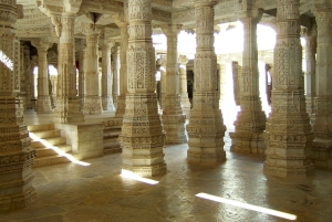 Kumbhalgarh and Ranakpur: Private Day Trip from Udaipur