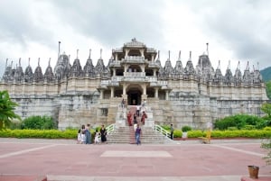 Kumbhalgarh and Ranakpur: Private Day Trip from Udaipur