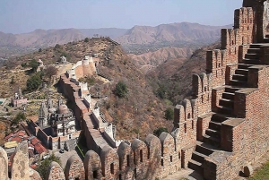 Kumbhalgarh Fort: Full-Day Private Tour with Lunch