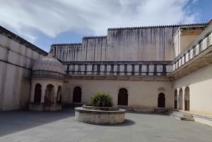 Kumbhalgarh Fort tour with english speaking guide