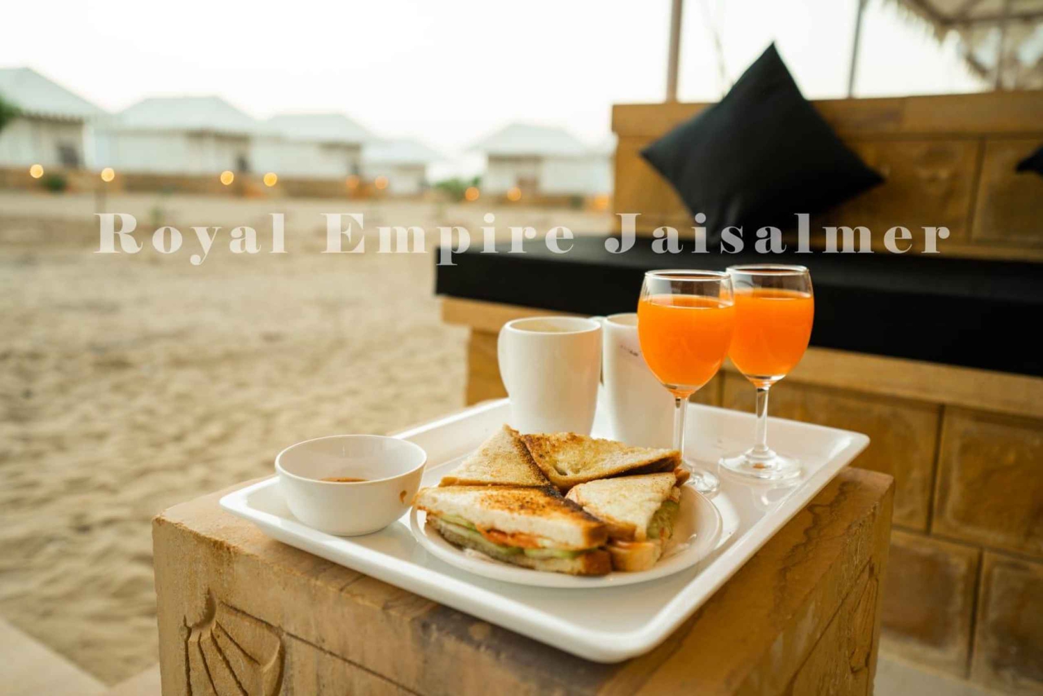 Роскошный кемпинг в центре пустыни Тар.