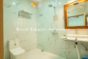 Роскошный кемпинг в центре пустыни Тар.