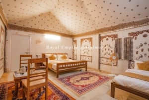 Роскошный кемпинг в центре пустыни Тар.