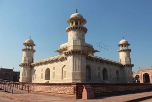 New Delhi: Private Mughal Empire Trip to Agra and Fatehpur