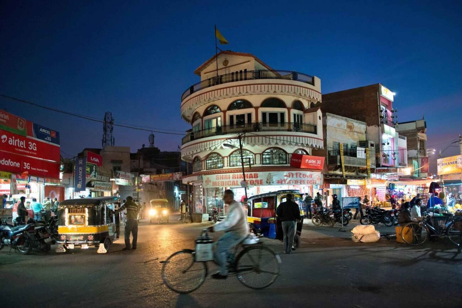 Night Walk in Bikaner: Culture, Lights & Stories with Local