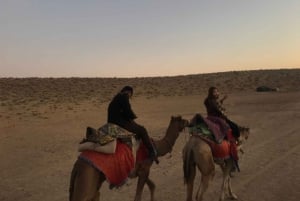 Nomadyczna nieturystyczna nocna wycieczka na wielbłądzie i pustynne safari