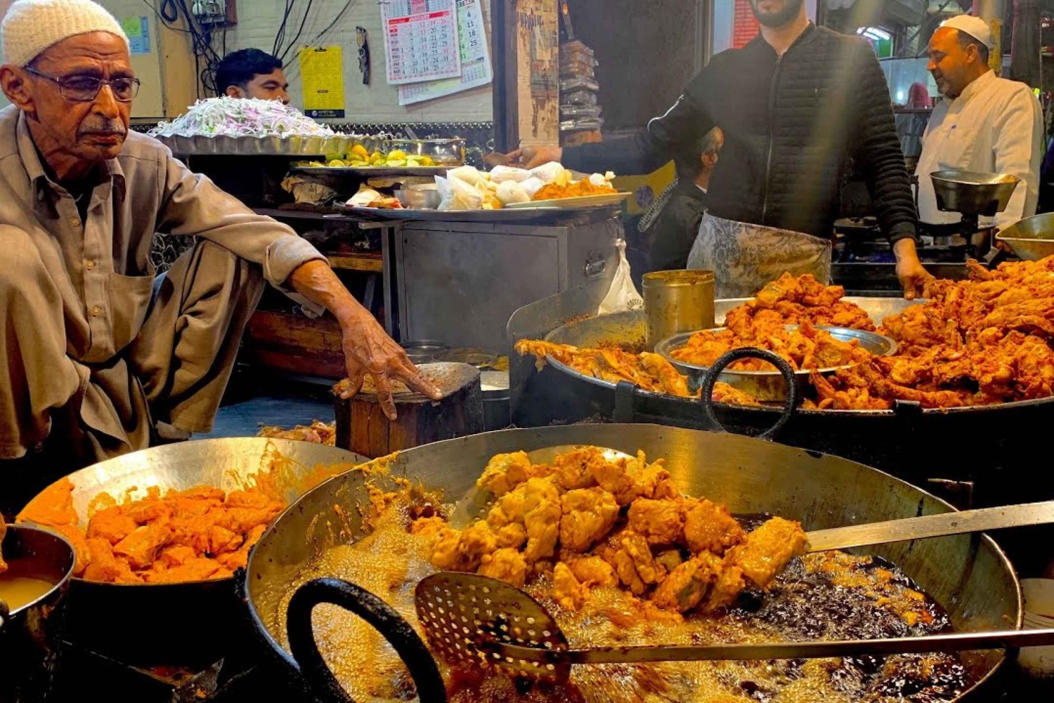 Delhi: Street Food Walking Tour of Old Delhi with Transfers
