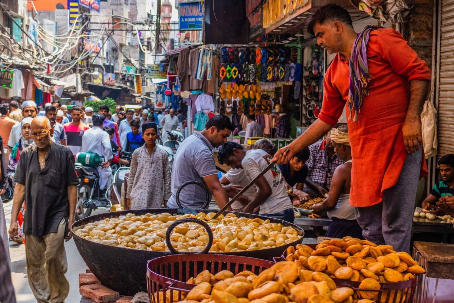 Delhi: Street Food Walking Tour of Old Delhi with Transfers
