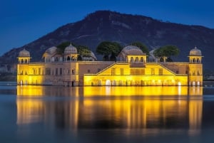 Delhi: Private Airport–Hotel One-Way Car Transfer