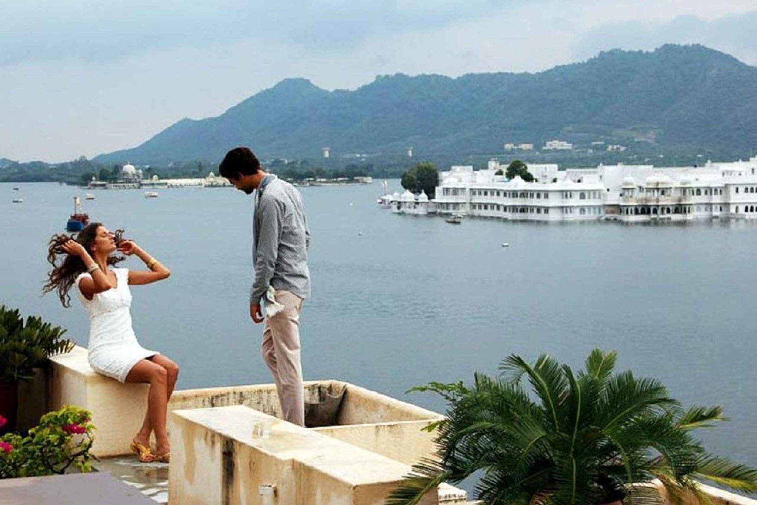 Overnight Udaipur Tour with Lakes, Palaces & Sunset Views