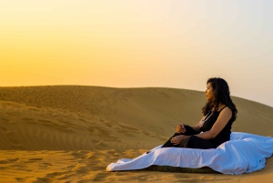 Насладитесь миллиардами звезд в пустыне и сафари на верблюдах.