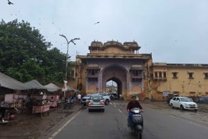 Excursão a pé pela cidade rosa com a gente (uma caminhada histórica em Jaipur)
