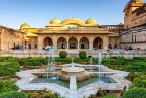 Private Car and Driver Hire in Jaipur For City Tour