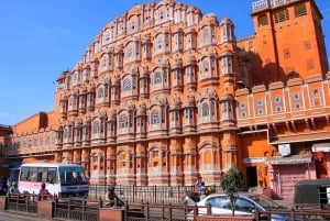 Private Car and Driver Hire in Jaipur For City Tour