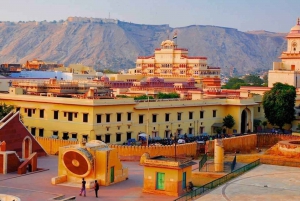 Private ganztägige Jaipur Stadtrundfahrt von Delhi aus mit dem Auto