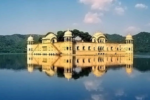Prywatna całodniowa wycieczka po mieście Jaipur z odbiorem z hotelu i dowozem do hotelu