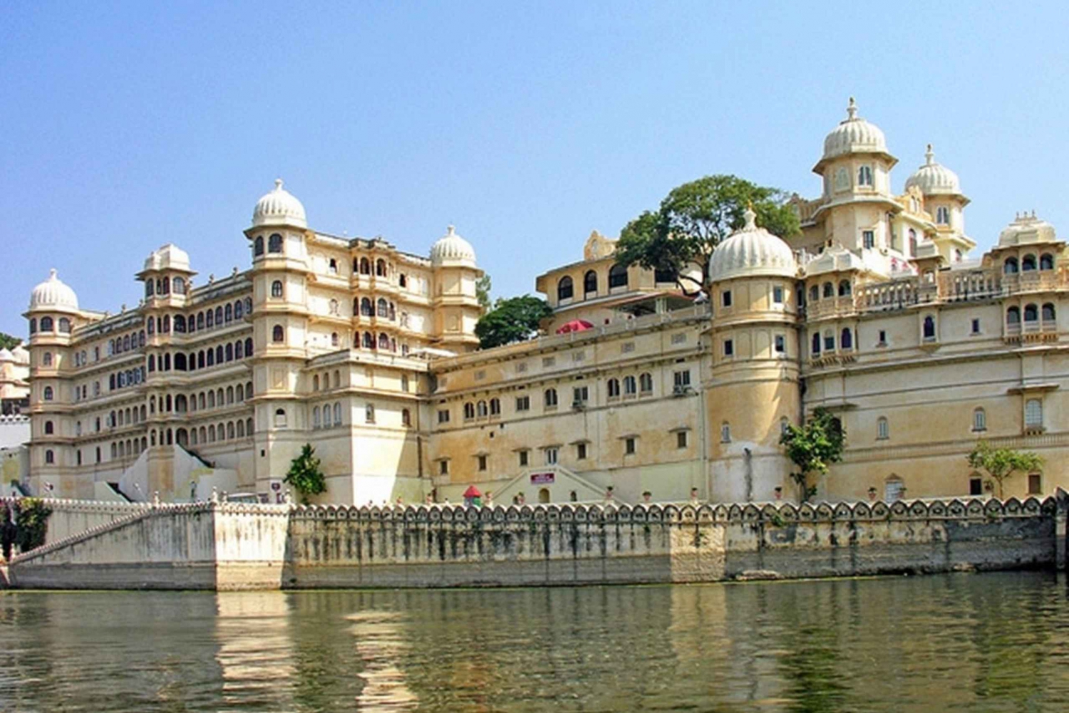 Private Full-Day Udaipur City Tour with Optional Guide