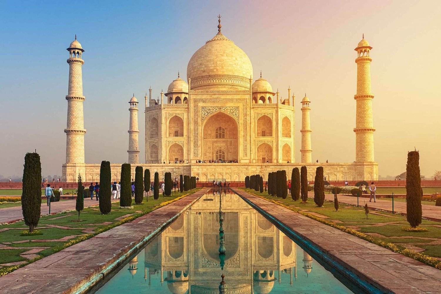 Taj Mahal, Old and New Agra Tour by Superfast Train