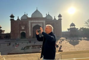 Private Taj Mahal Day Trip by Express Train With Lunch