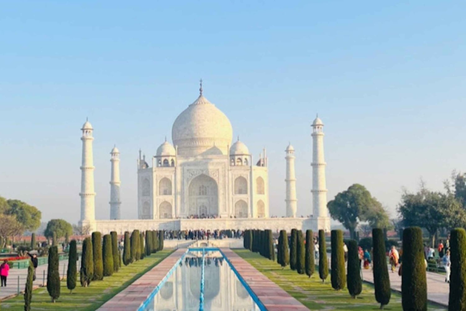 Private Taj Mahal Sunrise Guided Tour from New Delhi by Car