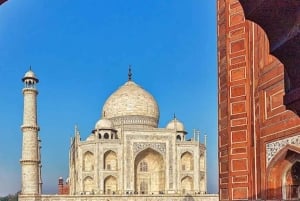 Private Taj Mahal Sunrise Guided Tour from New Delhi by Car