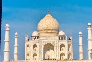 Private Taj Mahal Sunrise Guided Tour from New Delhi by Car