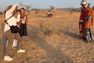 Pushkar: kameelkar-safari met zonsondergang en thee