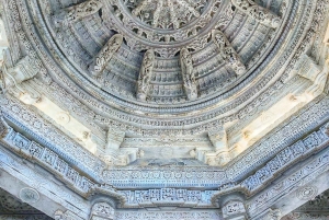 Pushkar: Ranakpur Jain Temple dagsutflykt med lunch