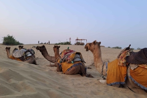 Rustige en vredige nacht in luxe woestijnkamp