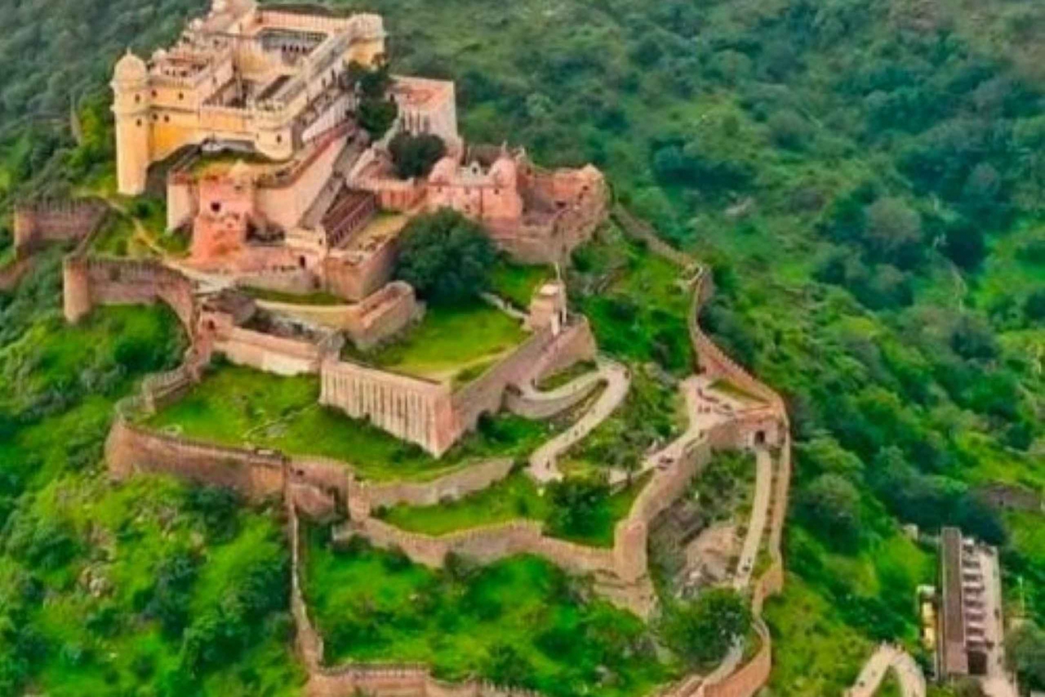 Rajasthan tours: Luxury and private tour by car with guide.