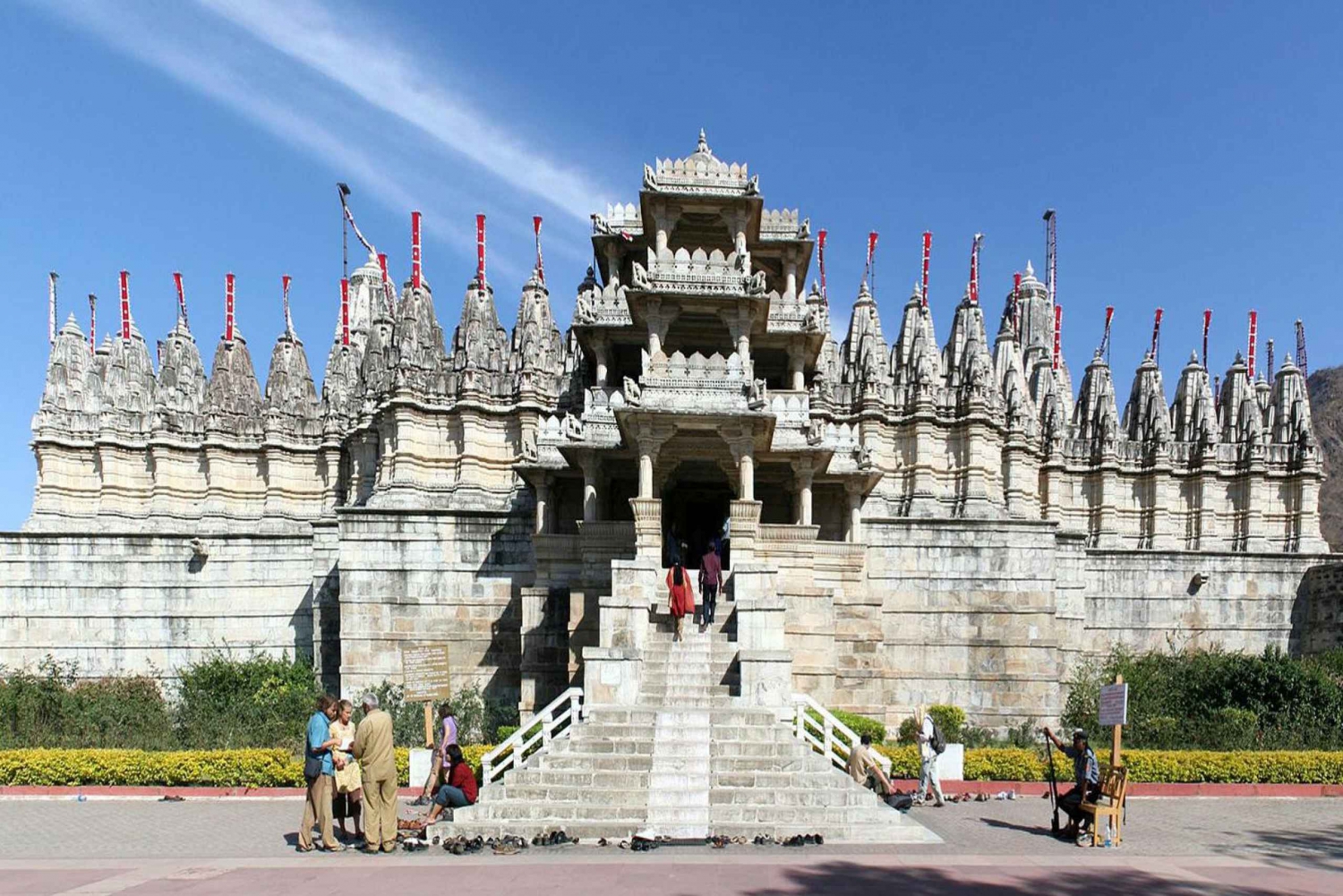 Marvel-at-the-Intricate-Jain-Temples-of-Ranakpur