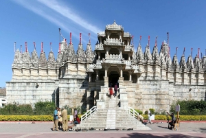 Prywatna wycieczka do świątyni dżinijskiej Ranakpur z Udaipuru