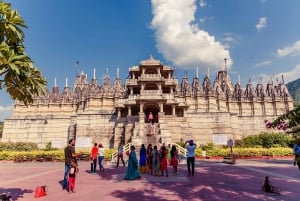 Excursão ao Templo de Ranakpur com partida de Udaipur e regresso a Jodhpur
