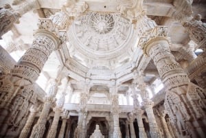 Excursão ao Templo de Ranakpur com partida de Udaipur e regresso a Jodhpur