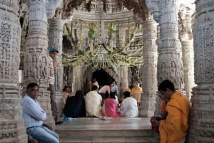 Excursão ao Templo de Ranakpur com partida de Udaipur e regresso a Jodhpur