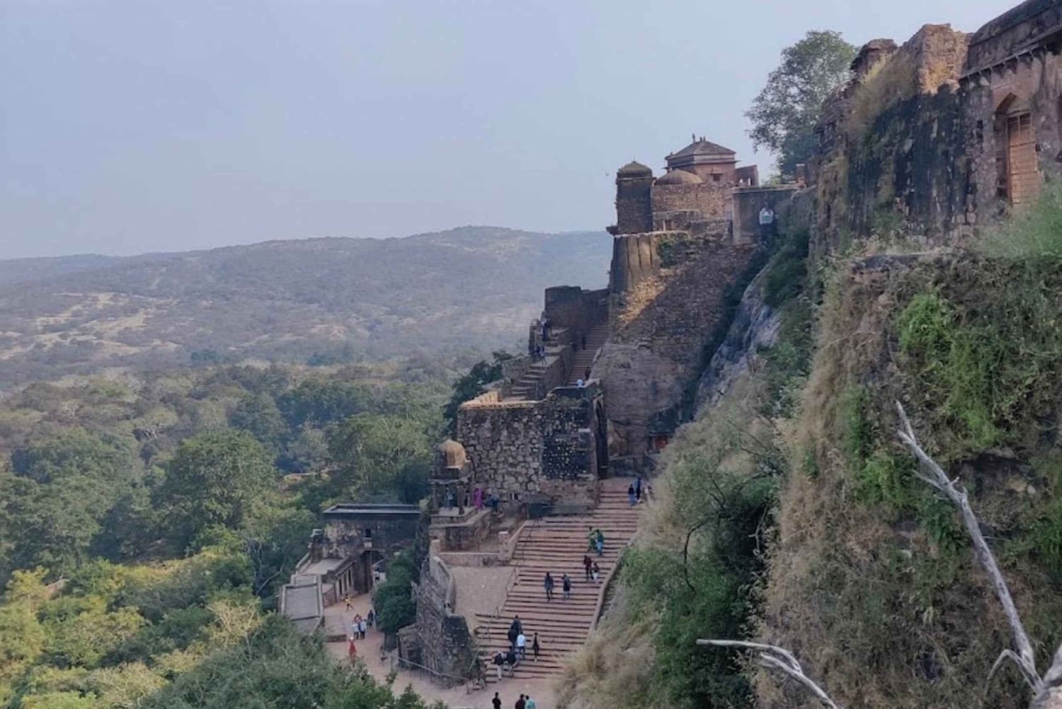 Ranthambore: Jeep Heritage Tour with Fort & Temple Visit