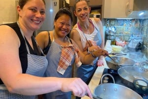 Taj Mahal Sharing Group Tour From Delhi Sat & Sunday Only