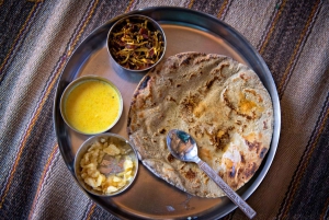 Udaipur: lezione di cucina in famiglia e thali reale del Rajasthan