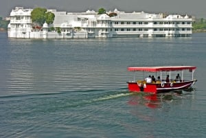 Udaipur: Lake Pichola Boat Trip