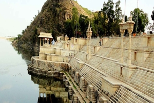 Maaseudun junamatka, kyläkierros ja majoittuminen Heritage Haveliin