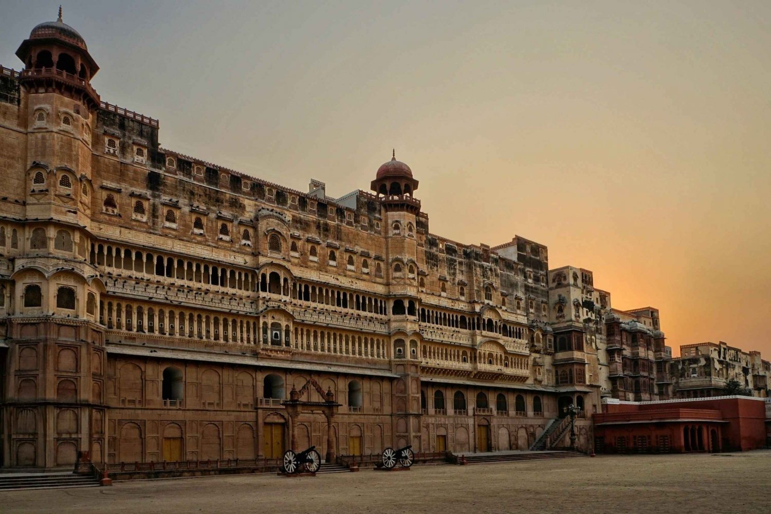 Se Junagarh Fort, Rat Temple från Jaisalmer & Bikaner Drop
