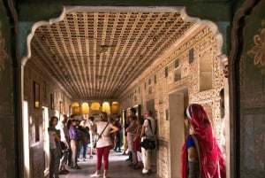 Zobacz Fort Junagarh, Świątynię Szczurów z Jaisalmer i Bikaner Drop