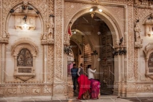 Découvrez le fort de Junagarh et le temple de Rat depuis Jaisalmer et Bikaner.