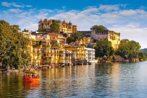 Serene Lakes & Royal Palaces: Private Udaipur Tour by Car