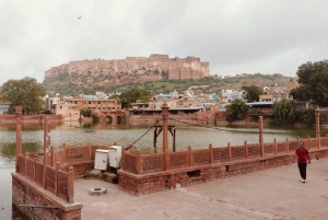 Tuk Tuk -kaupunkikierros Ramesh Jodhpurin kanssa.