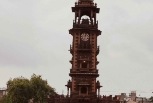 Tuk Tuk -kaupunkikierros Ramesh Jodhpurin kanssa.