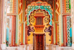 Passeio de dois dias em Jaipur com guia em carro particular.