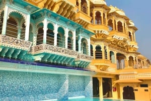 Udaipur: 2-Day Guided City Tour with Boat Ride & Show