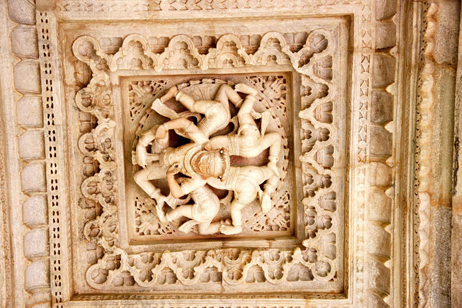 Udaipur: 2-Day Jawai Leopard Safari & Ranakpur Tour