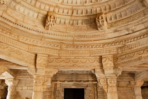 Udaipur: 2-Day Jawai Leopard Safari & Ranakpur Tour